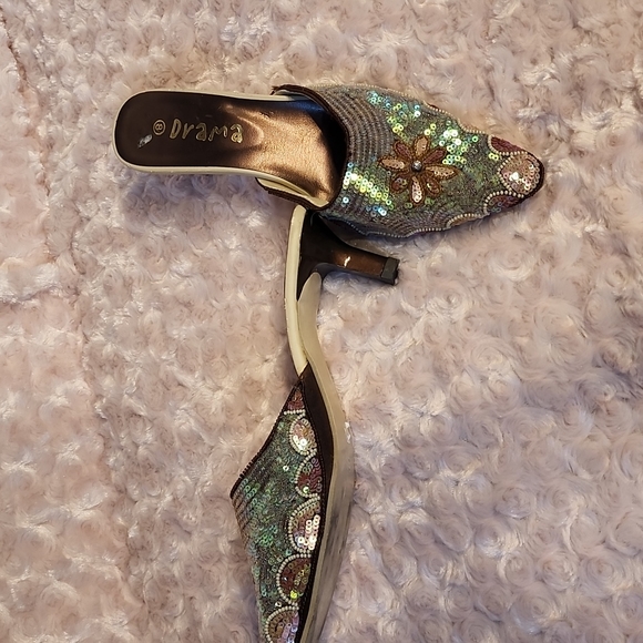 🎉🎉 HP🎉🎉 Drama Slip in sandals, sequins, kitten heel, Sz 8 - Picture 2 of 8